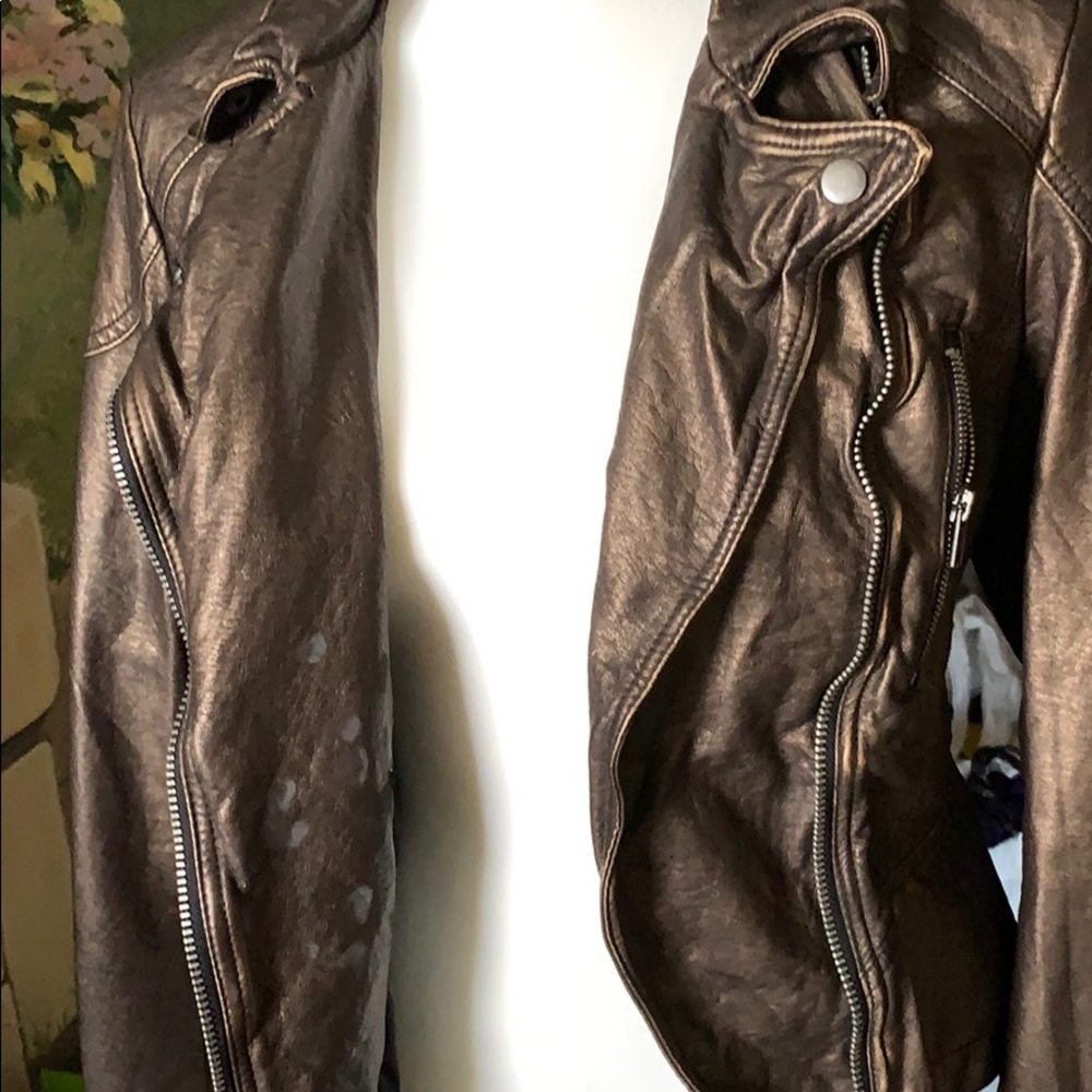 Leather jacket - Picture 2 of 4